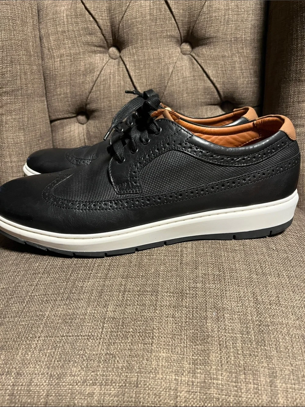 Johnston & Murphy Elliston black Wingtip Leather Sneakers men's 11.5